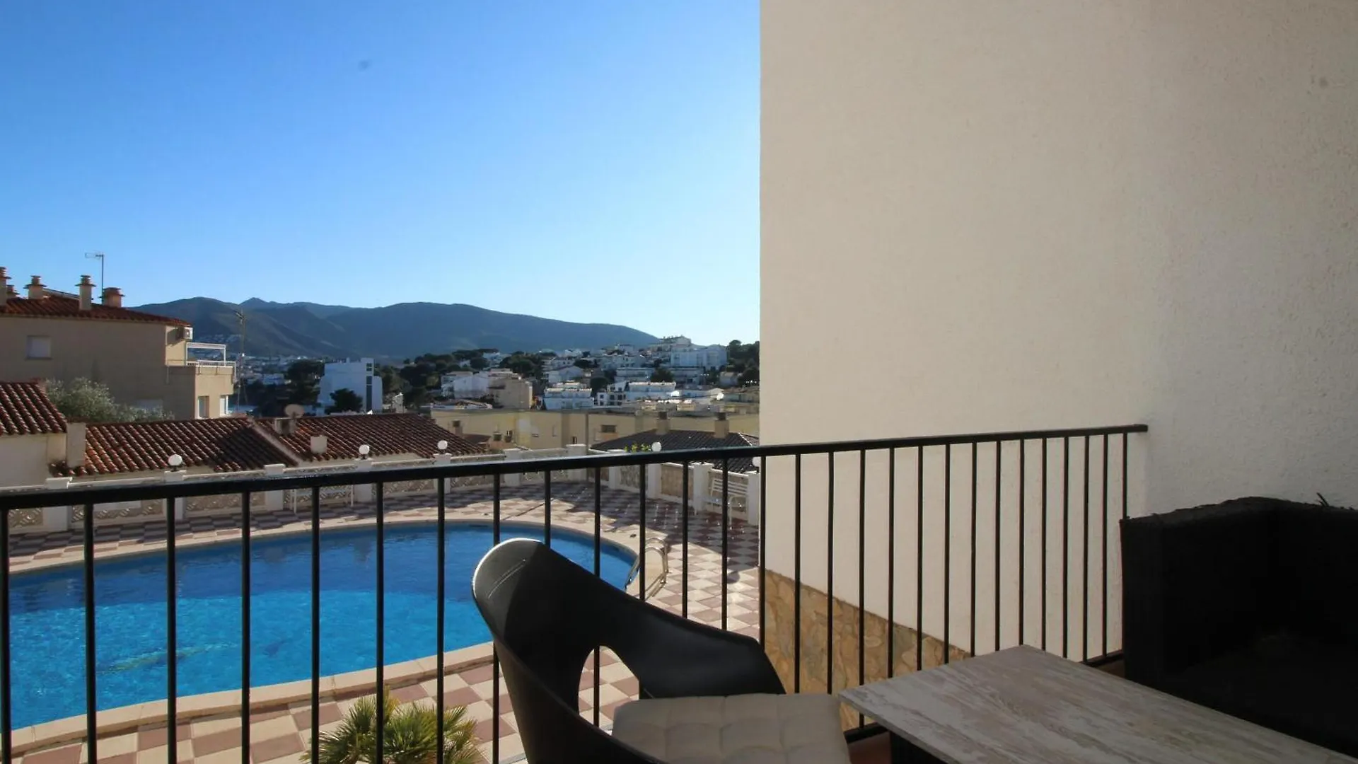 Holiday home Cabioni 4 - Amplia Casa Adosada Con Piscina Comunitaria Abierta De Junio A Septiembre, Situada A Pocos Metros De La Playa De Grifeu - Es-228-196 Llanca Spain