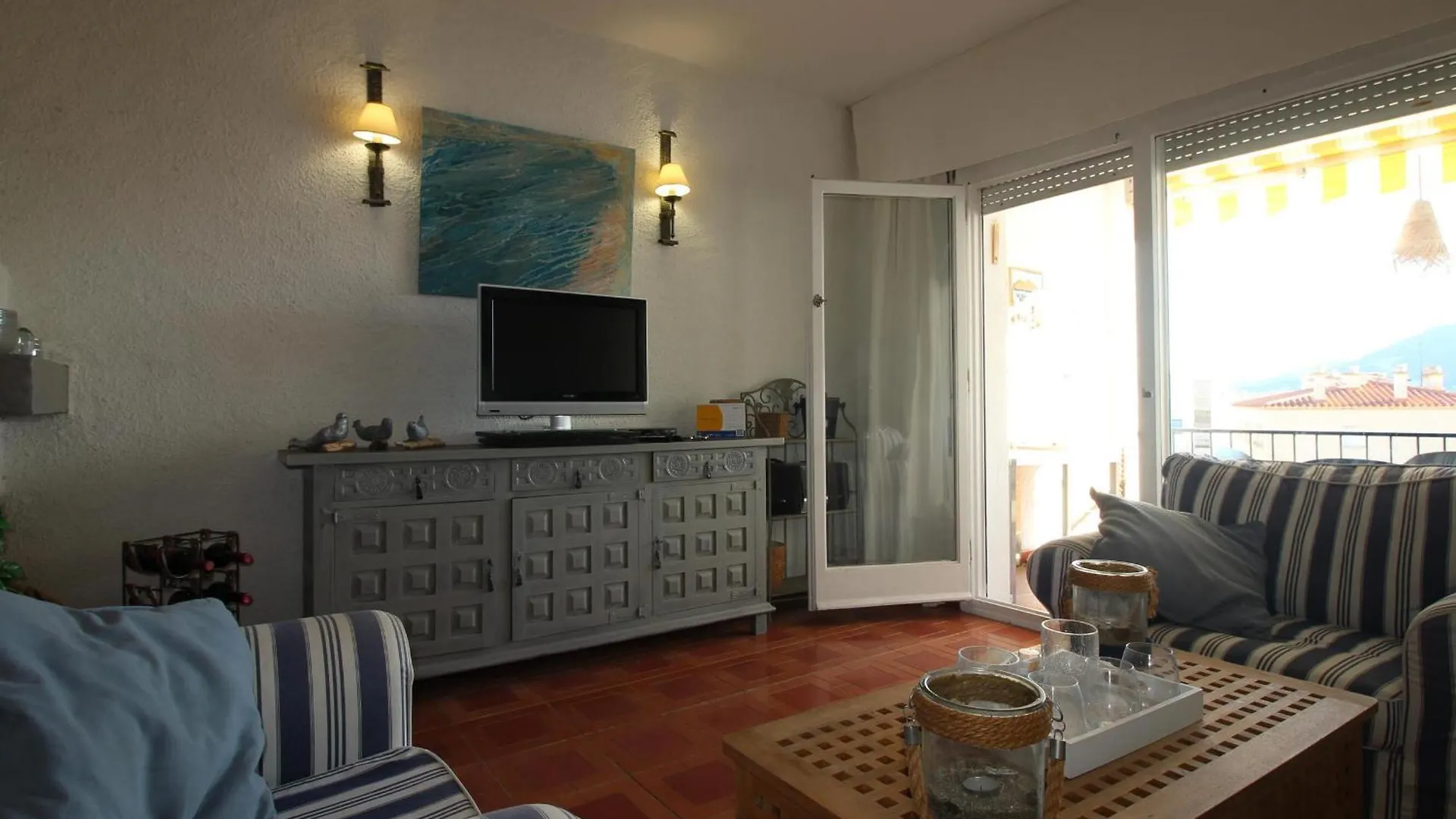 Cabioni 4 - Amplia Casa Adosada Con Piscina Comunitaria Abierta De Junio A Septiembre, Situada A Pocos Metros De La Playa De Grifeu - Es-228-196 Llanca