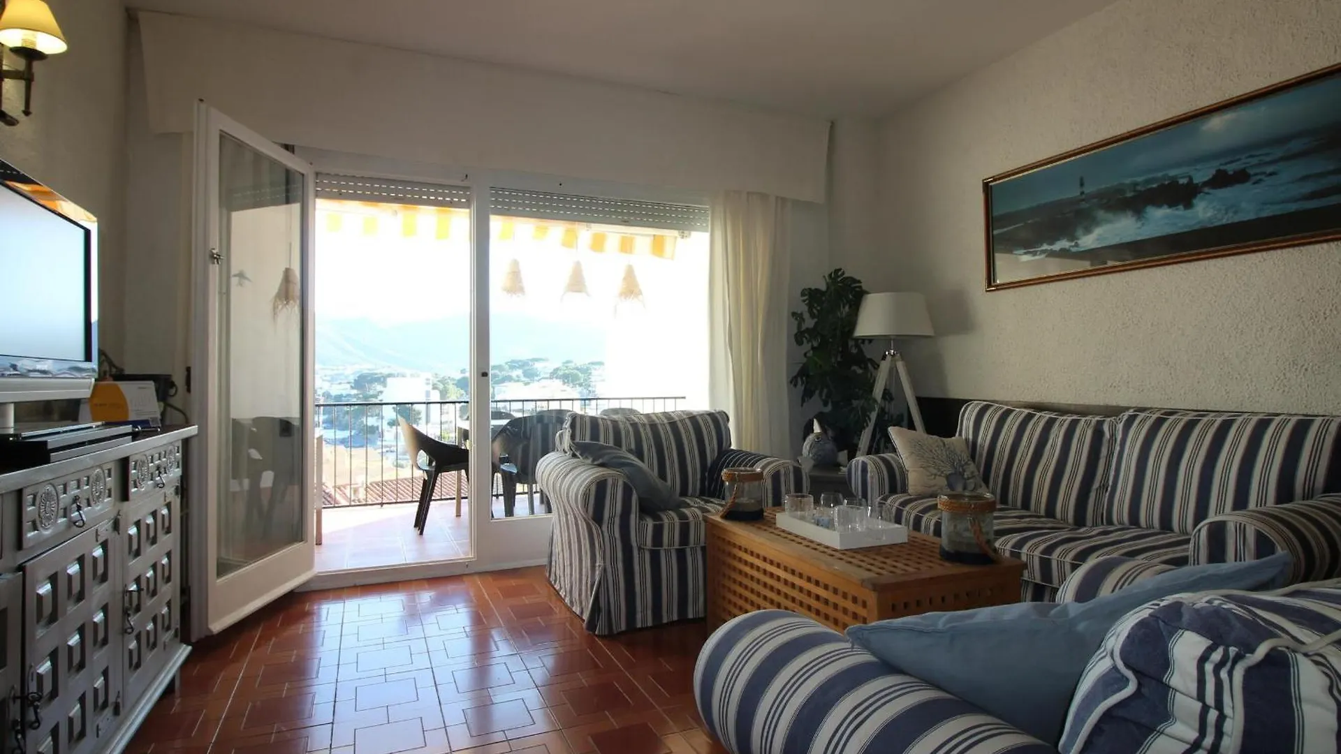 Cabioni 4 - Amplia Casa Adosada Con Piscina Comunitaria Abierta De Junio A Septiembre, Situada A Pocos Metros De La Playa De Grifeu - Es-228-196 Llanca 0*,