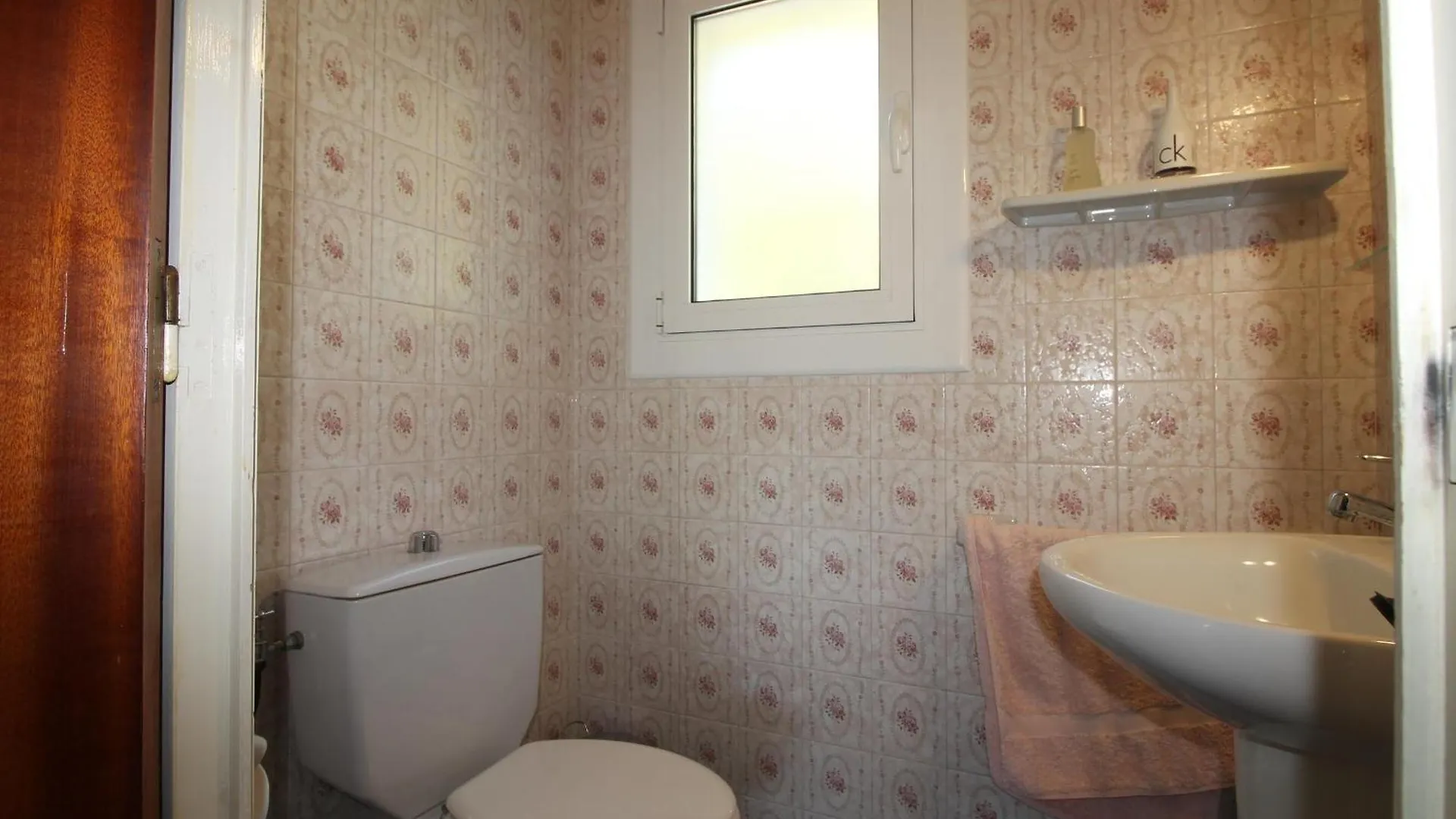 Cabioni 4 - Amplia Casa Adosada Con Piscina Comunitaria Abierta De Junio A Septiembre, Situada A Pocos Metros De La Playa De Grifeu - Es-228-196 Llanca Spain