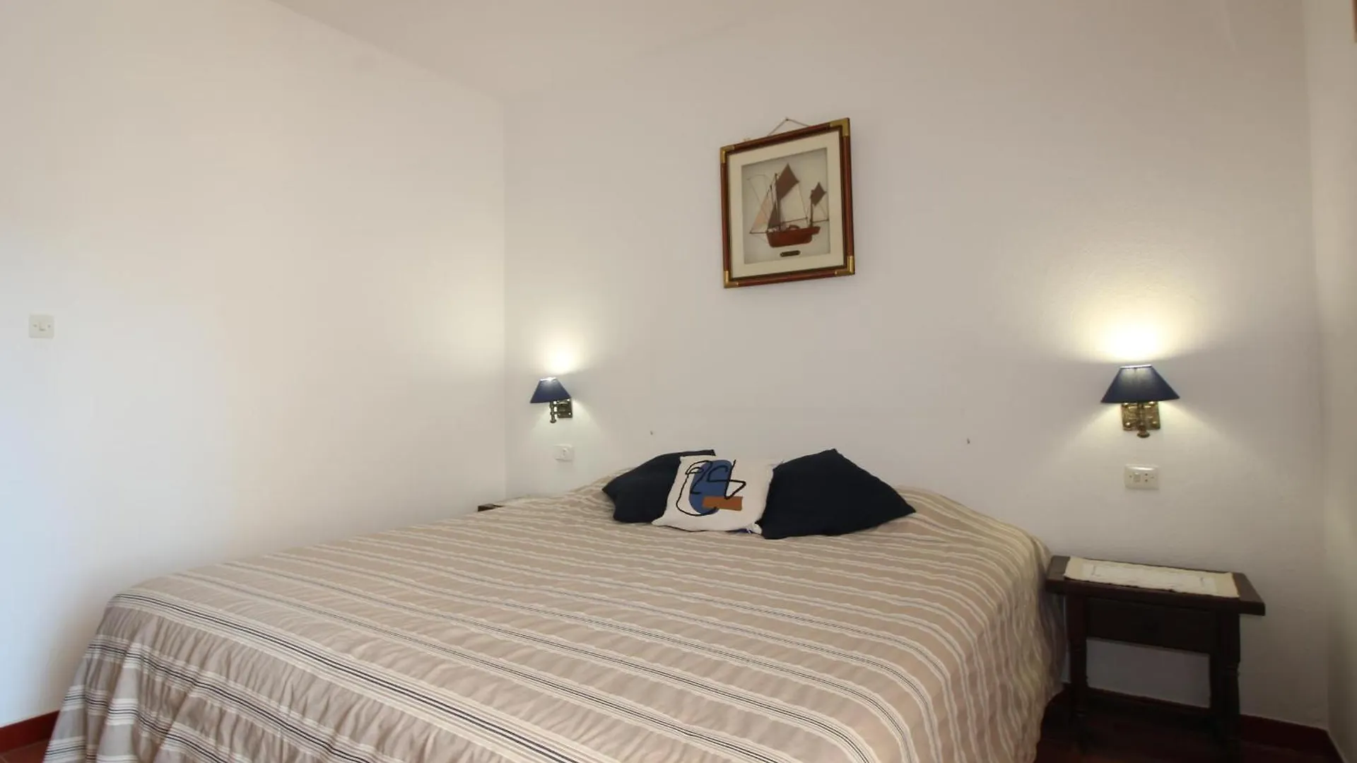 Cabioni 4 - Amplia Casa Adosada Con Piscina Comunitaria Abierta De Junio A Septiembre, Situada A Pocos Metros De La Playa De Grifeu - Es-228-196 Llanca Spain